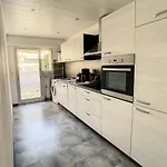 De Standing Centre * Канны