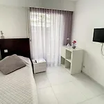De Standing Centre מלון *