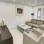 De Standing Centre * קאן
