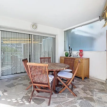 De Standing Centre Apartamento