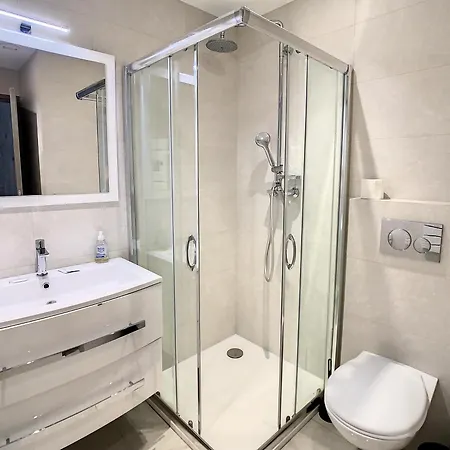 De Standing Centre * קאן